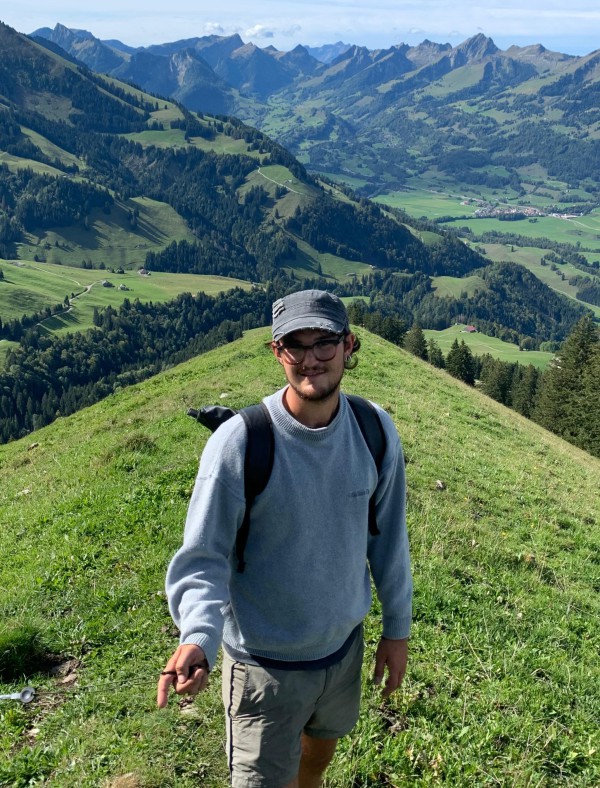 Porträt von Simon